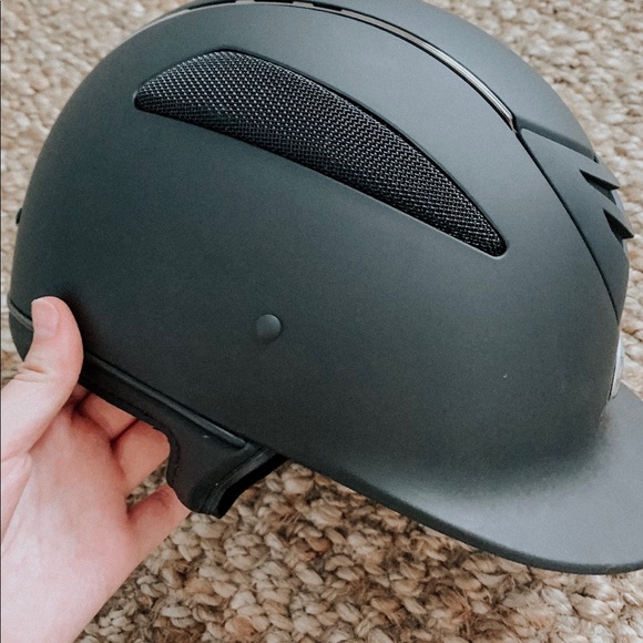 OneK Defender Riding Helmet - Picture 3 of 7